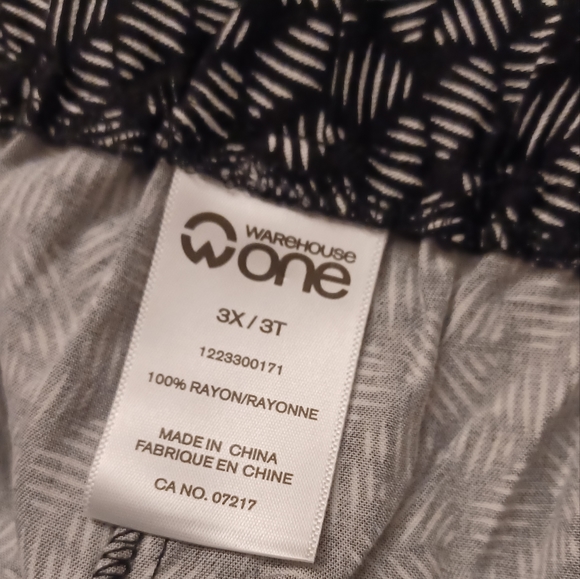 4/$60 Black & White Fancy Shorts - Size 3X - Picture 5 of 5